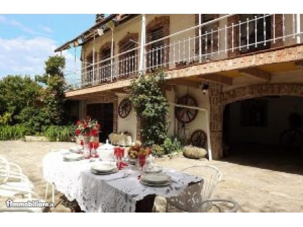 B&B I Colori Dell'Arcobaleno Belvedere Langhe Exterior photo